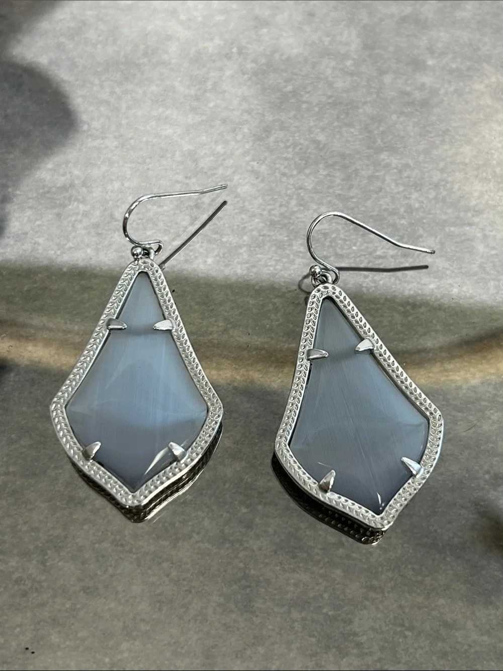 Kendra Scott Faceted Gray Glass Kite Dangle Alex Earrings